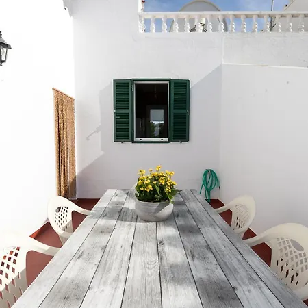 Cerca De Cala Mitjana