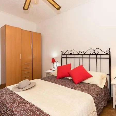 Cerca De Cala Mitjana Apartment *